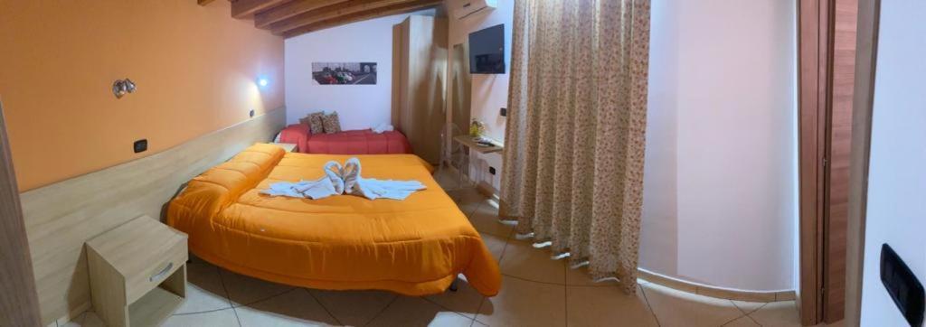 Mandanici :Borgo Marsalini Hotel Барселона-Поцо ди Гото Екстериор снимка
